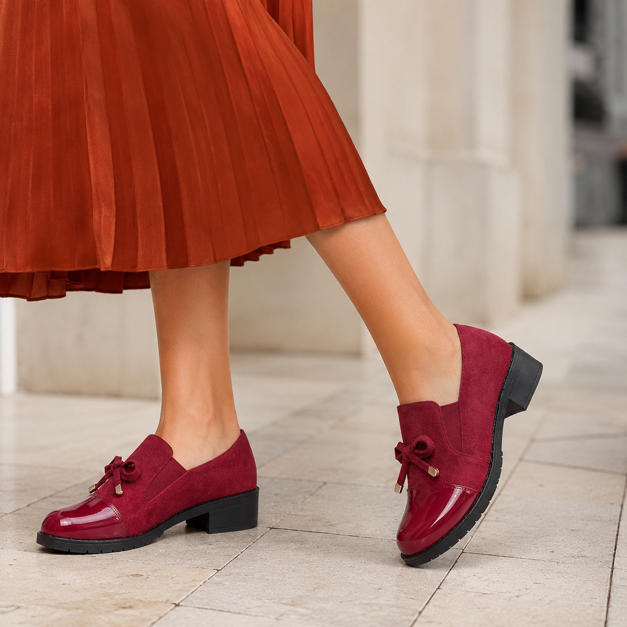 Marvina - Elegant Round-Toe Loafers with Decorative Bow