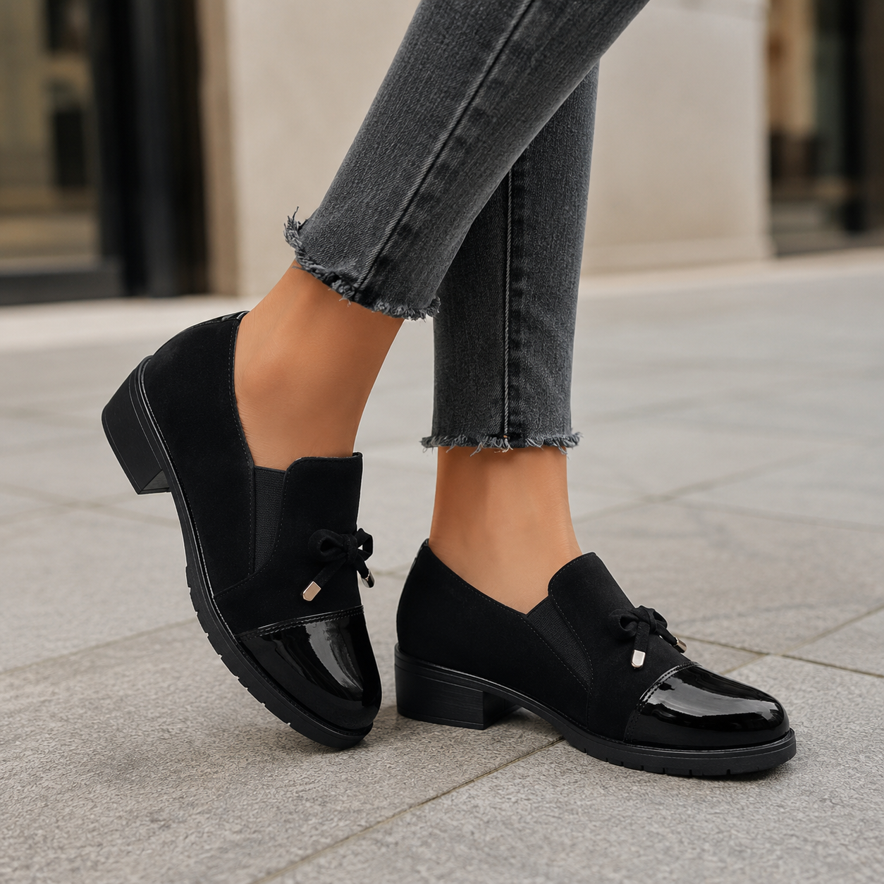 Marvina - Elegant Round-Toe Loafers with Decorative Bow